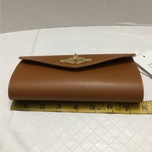 ISADORA Classic Tan Leather Wallet with Gold Turn-Lock